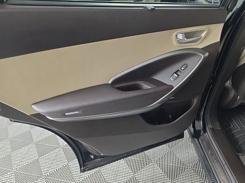 Used 2017 Hyundai Santa Fe Limited image 29