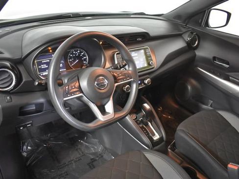 Used 2018 Nissan Kicks SV FWD image 12