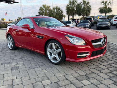 Used 2015 Mercedes-Benz SLK 250 image 4