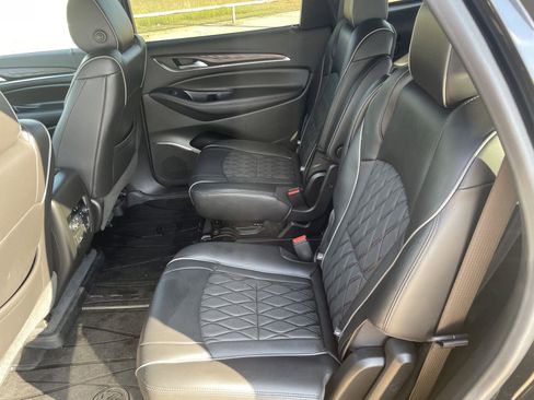 Used 2022 Buick Enclave Avenir w/ Avenir Technology Package image 27