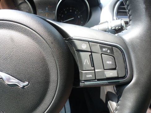 Used 2019 Jaguar F-PACE Premium AWD/4WD image 21