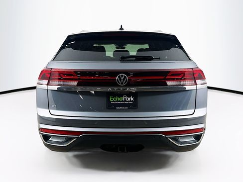 Used 2025 Volkswagen Atlas Cross Sport SE FWD image 7