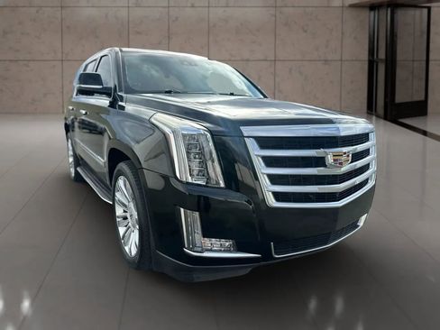 Used 2015 Cadillac Escalade Luxury image 8