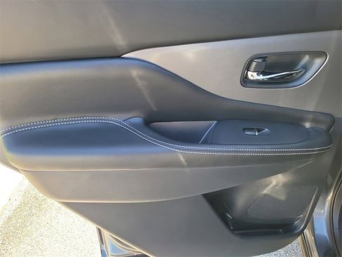 Used 2019 Nissan Murano SL image 16