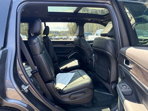 New 2026 Jeep Grand Cherokee L Limited AWD/4WD image 30