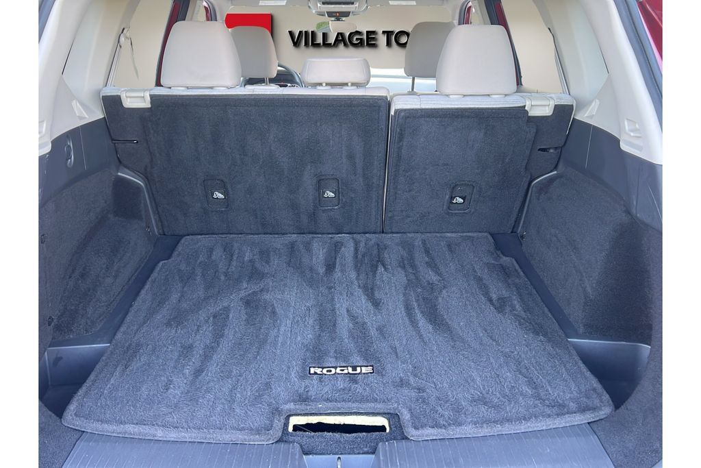 Used 2021 Nissan Rogue SV FWD image 15