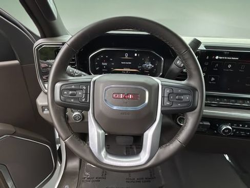 Used 2026 GMC Sierra 1500 SLT AWD/4WD image 12