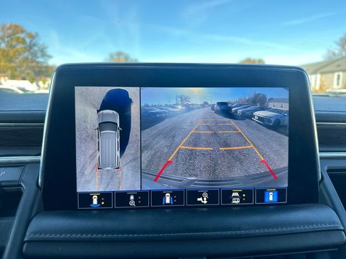 Used 2021 Chevrolet Suburban LT w/ LT Signature Package image 53