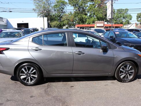 Used 2025 Nissan Versa SV FWD image 6