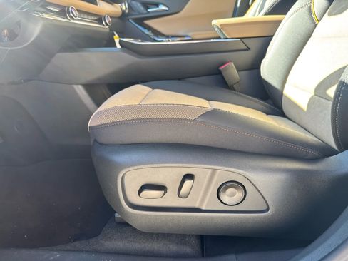 New 2026 Chevrolet Equinox ACTIV w/ Convenience Package III image 13