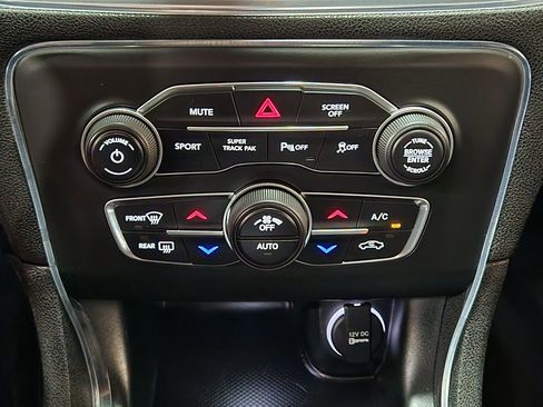 Used 2018 Dodge Charger GT image 38