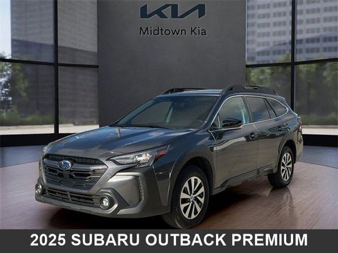 Used 2025 Subaru Outback Premium image 7