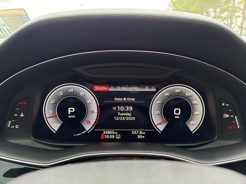 Used 2022 Audi Q8 Premium Plus image 14