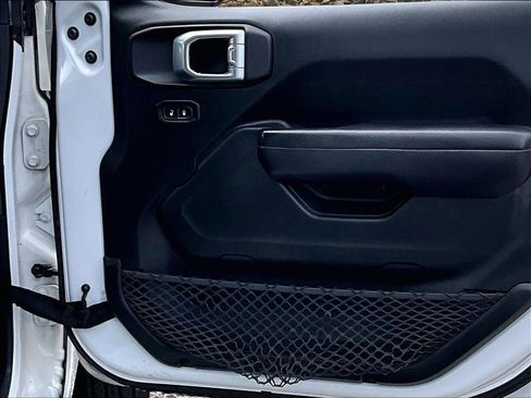 Used 2018 Jeep Wrangler Unlimited Sport S image 21