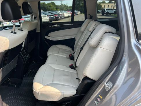 Used 2017 Mercedes-Benz GLS 550 4MATIC image 21
