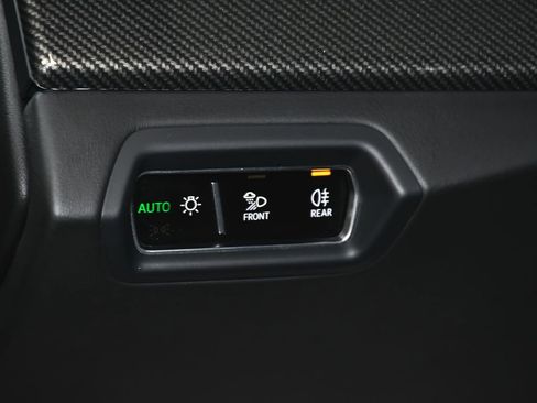 Used 2020 Lamborghini Urus AWD/4WD image 22