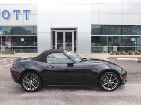 Used 2016 MAZDA MX-5 Miata Grand Touring RWD image 17
