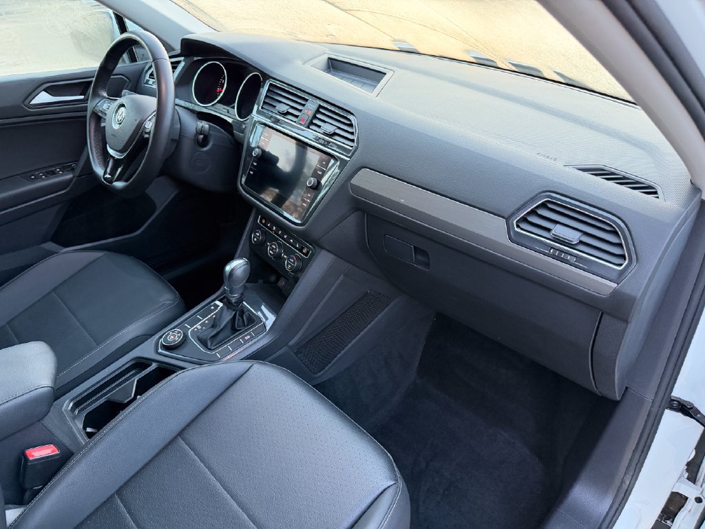 Used 2019 Volkswagen Tiguan SE w/ Panoramic Sunroof Package AWD/4WD image 22