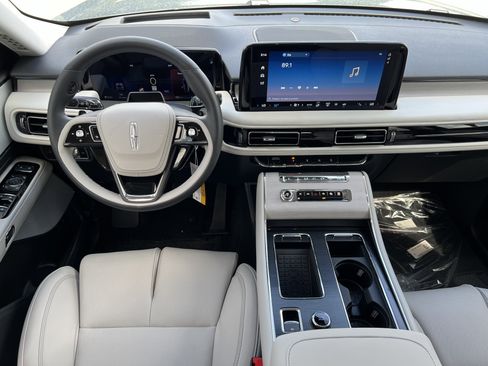 New 2025 Lincoln Aviator Reserve w/ Luxury Package image 14