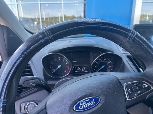 Used 2019 Ford Escape S image 20