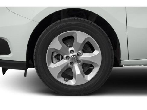 Used 2018 RAM ProMaster City SLT w/ Lights & Wheels Group image 14