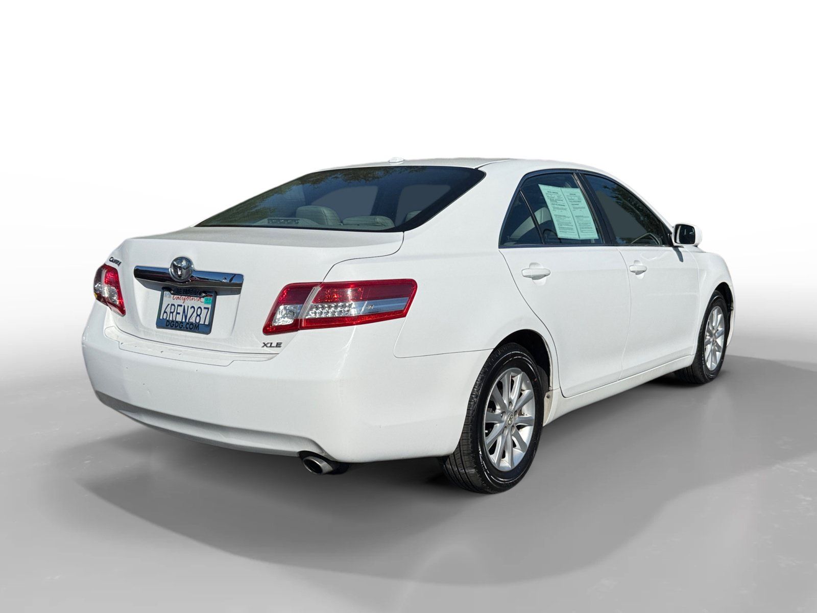 Used 2011 Toyota Camry XLE w/ XLE Extra-Value Pkg #2 FWD image 5