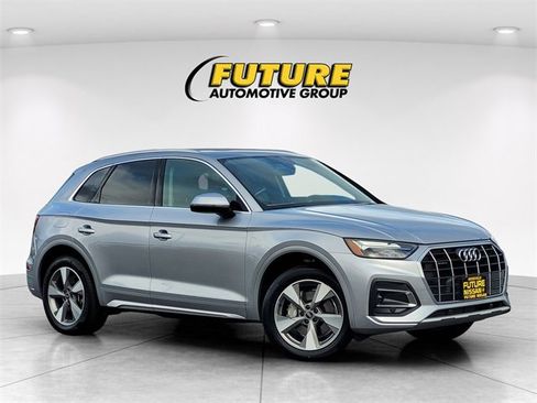 Used 2023 Audi Q5 2.0T Premium w/ Convenience Package image 1