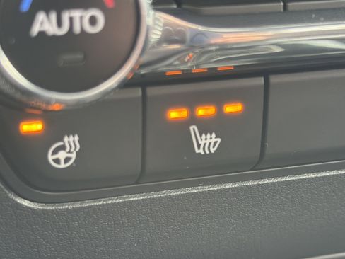 Certified 2025 MAZDA MAZDA3 Hatchback w/Premium Plus Pkg image 29