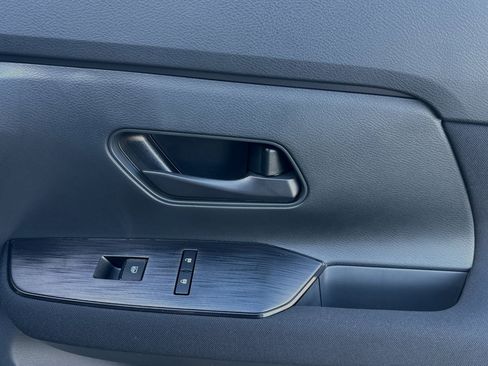 Certified 2025 Nissan Kicks S image 22