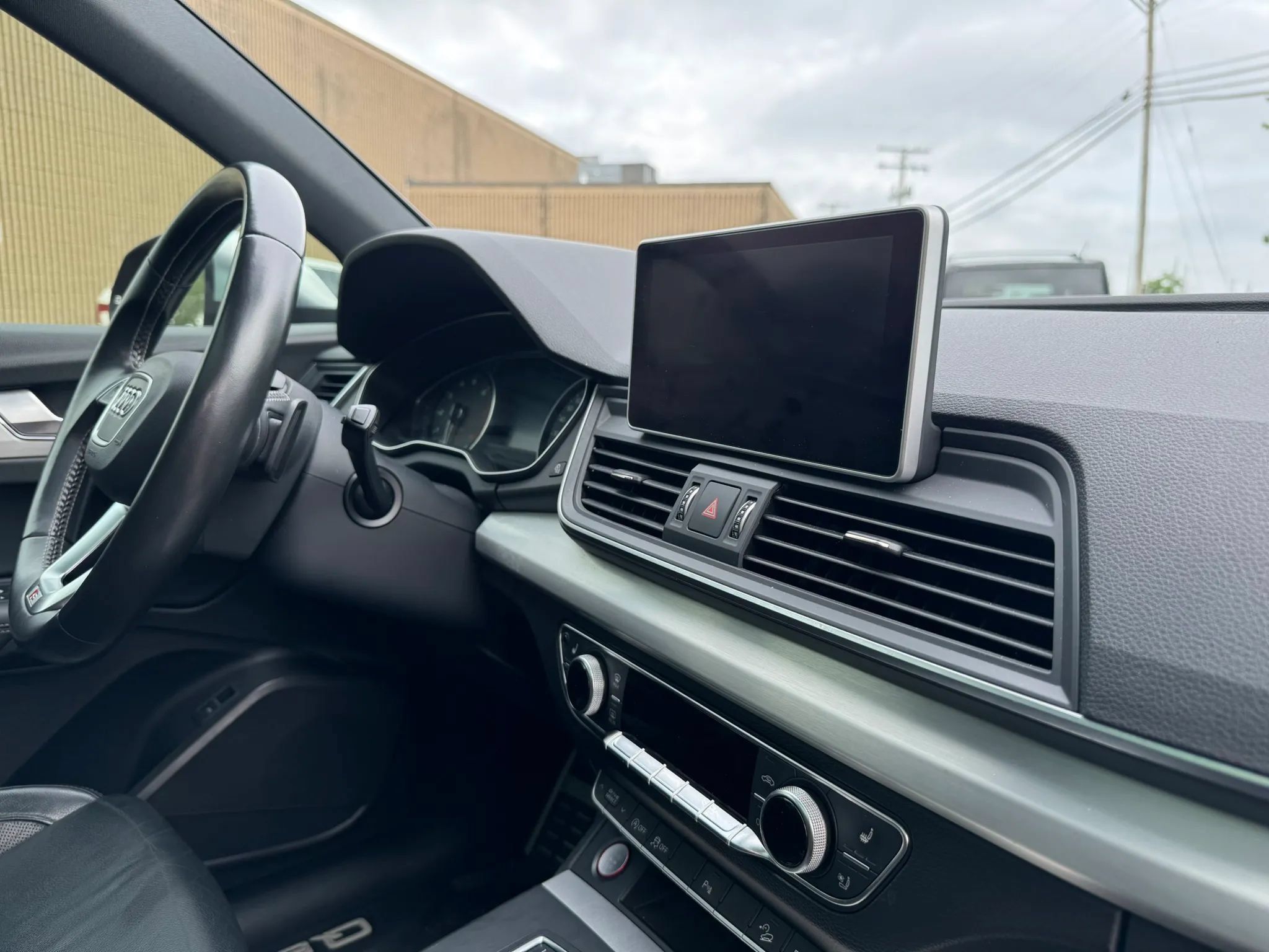 Used 2018 Audi SQ5 Premium Plus AWD/4WD image 28
