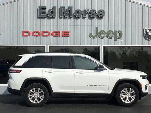 Used 2023 Jeep Grand Cherokee Limited image 2