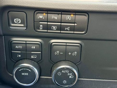 Used 2025 Chevrolet Tahoe LT AWD/4WD image 17