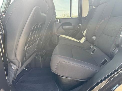 Used 2021 Jeep Gladiator Rubicon image 15