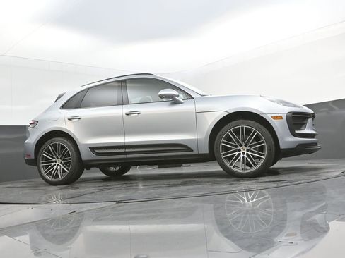 New 2026 Porsche Macan image 34