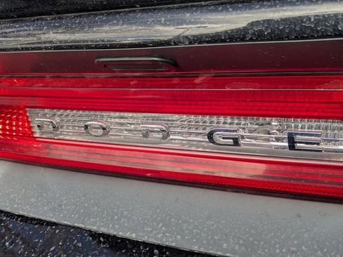 Used 2014 Dodge Challenger SXT image 6