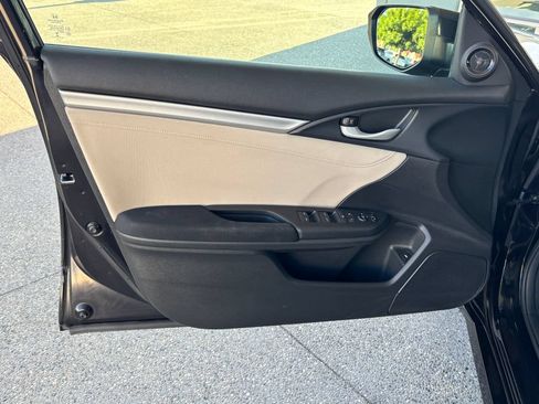 Used 2018 Honda Civic EX image 22