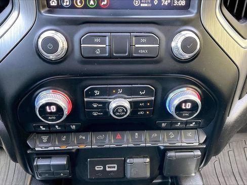 Used 2023 GMC Sierra 3500 Denali w/ Denali Ultimate Package AWD/4WD image 19