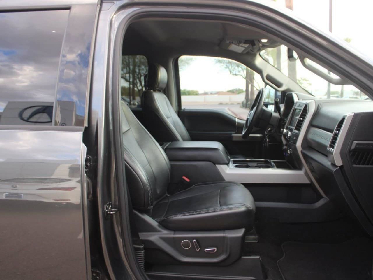 Used 2019 Ford F250 Lariat w/ Chrome Package AWD/4WD image 13