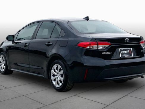 Used 2022 Toyota Corolla LE FWD image 12