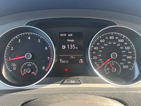 Used 2016 Volkswagen Golf S image 13