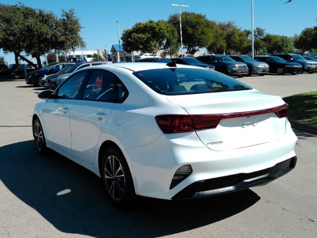 Used 2024 Kia Forte LXS w/ LXS Technology Package FWD image 11