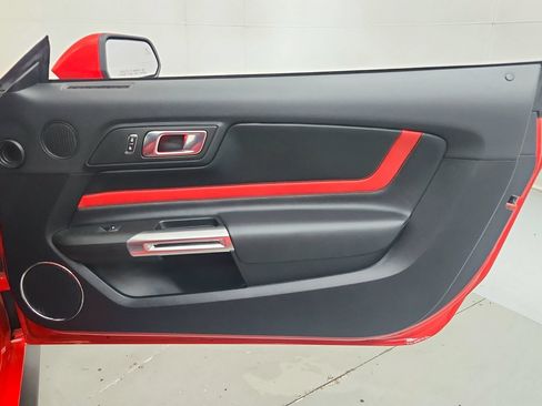 Used 2018 Ford Mustang GT Premium w/ Equipment Group 401A RWD image 24