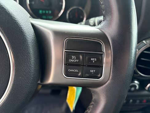 Used 2018 Jeep Wrangler Unlimited Sahara AWD/4WD image 37