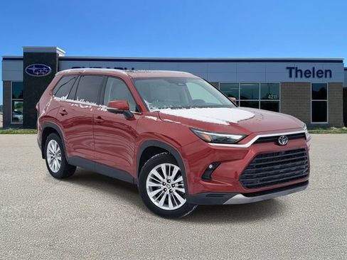 Used 2025 Toyota Grand Highlander Platinum image 1