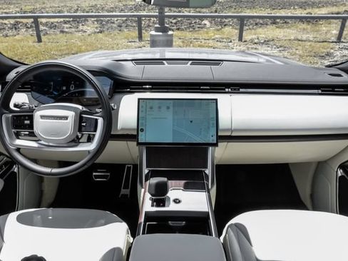 New 2026 Land Rover Range Rover Long Wheelbase SE AWD/4WD image 20