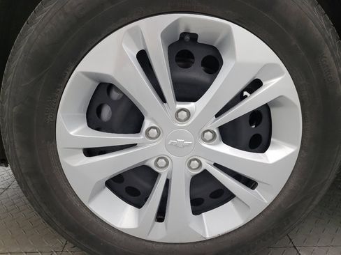 Used 2025 Chevrolet Trax LS FWD image 31