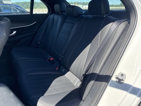 Used 2023 Mercedes-Benz E 350 4MATIC Sedan image 15