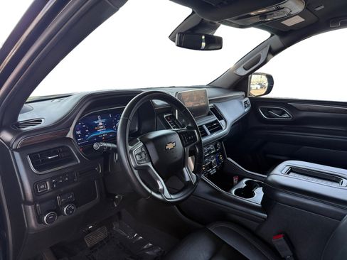 Used 2023 Chevrolet Suburban LT RWD image 9
