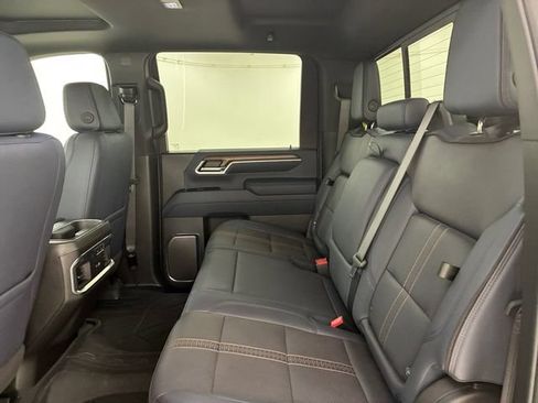 Used 2024 Chevrolet Silverado 2500 High Country w/ High Country Premium Package AWD/4WD image 18