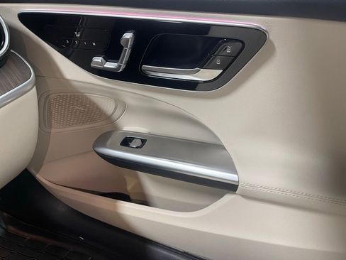 Used 2025 Mercedes-Benz C 300 4MATIC Sedan image 27